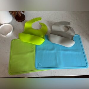 Silicone bibs and placements (2 of each)